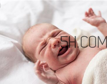 新生兒黃疸癥狀有哪些？新生兒病理性黃疸治療方法