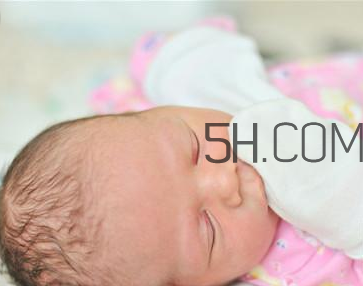 寶寶上早教有什么好處？寶寶缺鐵的癥狀有哪些？