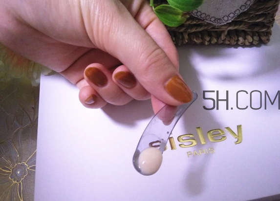 希思黎美頸霜是什么？希思黎美頸霜多少錢？