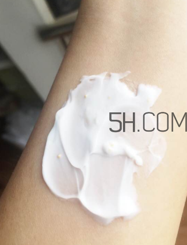 伊麗莎白雅頓身體乳怎么樣？伊麗莎白雅頓身體乳好用嗎？