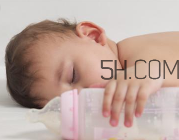 嬰兒鼻塞怎么辦？嬰兒吐奶怎么辦？