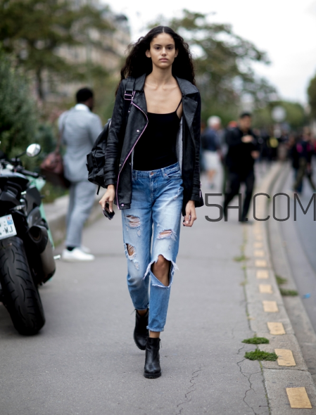 皮衣配牛仔褲好看嗎？皮衣和牛仔褲怎么搭配？