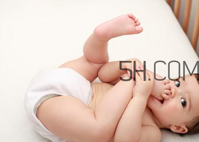 嬰兒晚上不睡覺(jué)的原因？嬰兒怎么護(hù)理？