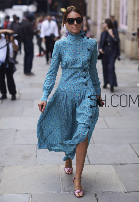 碎花連衣裙怎么搭配？碎花連衣裙搭配圖片