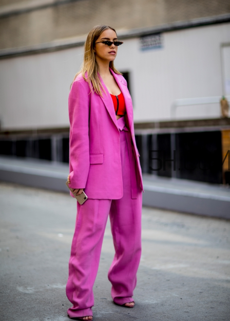 粉色西裝怎么搭配？粉色西裝搭配圖片