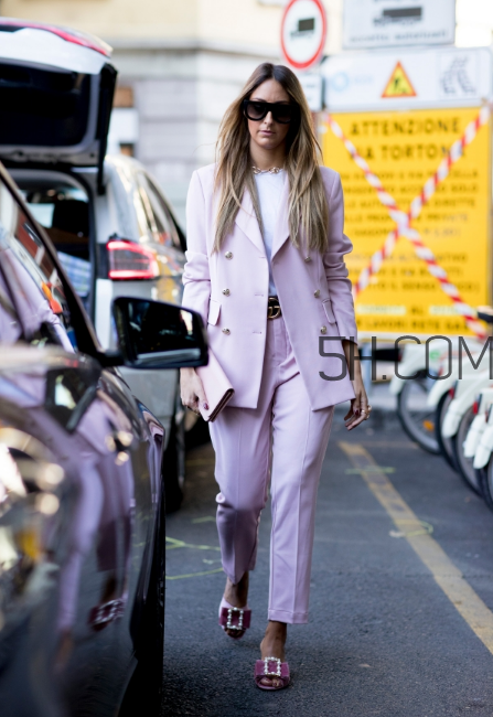 粉色西裝怎么搭配？粉色西裝搭配圖片