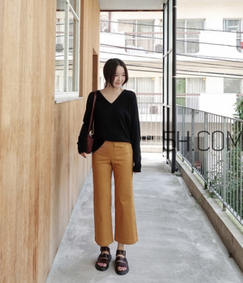 針織衫配闊腿褲好看嗎？針織衫和闊腿褲怎么搭配？