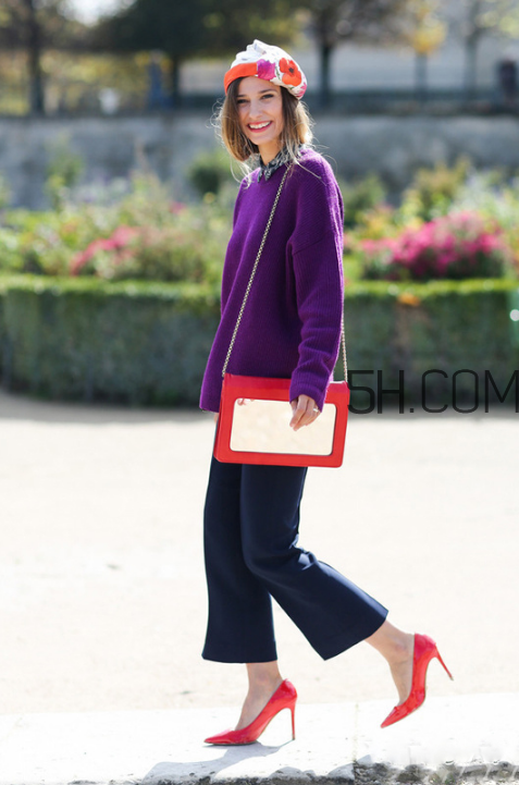 針織衫配闊腿褲好看嗎？針織衫和闊腿褲怎么搭配？