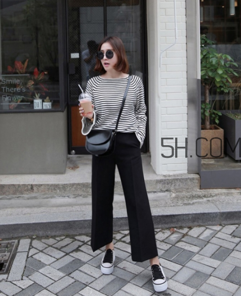針織衫配闊腿褲好看嗎？針織衫和闊腿褲怎么搭配？