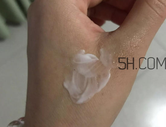 韓束墨菊巨補(bǔ)水5件套禮盒多少錢_有什么 韓束墨菊巨補(bǔ)水5件套禮盒多少錢_有什么