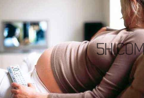 胎膜早破B超能看出來(lái)嗎？胎膜早破和羊水破了的區(qū)別