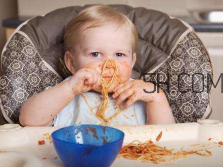 寶媽經(jīng)驗(yàn)分享：如何教寶寶自己吃飯？