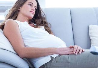 霉菌性陰炎的癥狀有哪些？霉菌性陰炎會(huì)導(dǎo)致流產(chǎn)嗎