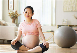 孕婦中晚期什么睡姿最好？孕婦豆?jié){做法