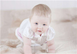 寶寶鼻子不通氣的原因？寶寶因受涼吐奶怎么辦？