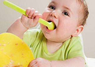 寶媽經(jīng)驗(yàn)分享：如何教寶寶自己吃飯？