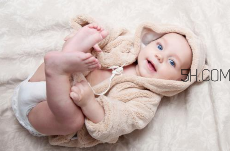 新生兒用什么枕頭好？新生兒枕頭的挑選