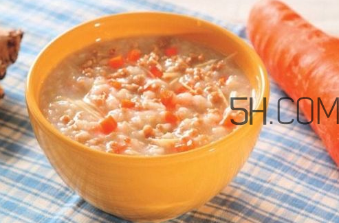 寶寶不消化拉肚子怎么辦？胡蘿卜粥的做法