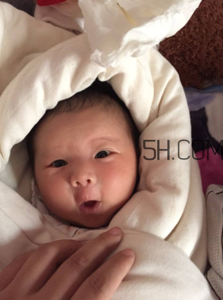 新生兒何時補鈣最好？新生兒臍帶幾天脫落？