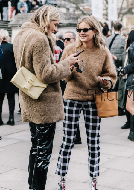 駝色毛衣怎么搭配？駝色毛衣搭配圖片