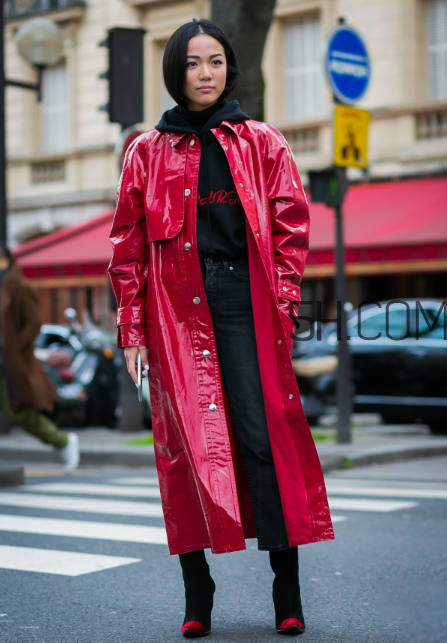 紅色外套里面配什么？紅色外套內(nèi)搭什么顏色？