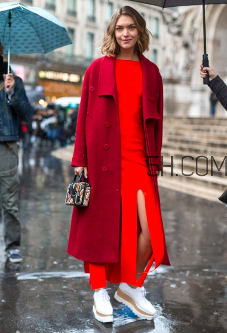 紅色外套里面配什么？紅色外套內(nèi)搭什么顏色？