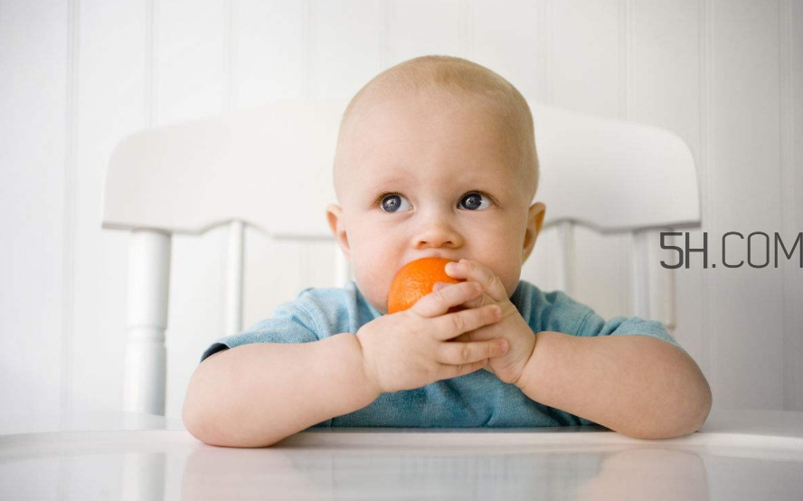 小孩風(fēng)熱感冒怎么辦？小孩子高燒手腳冰涼怎么處理？