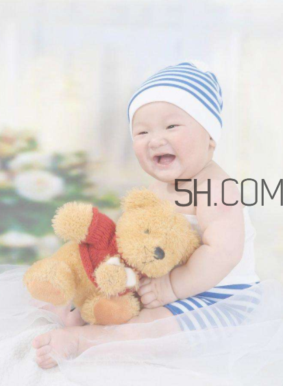 小孩風(fēng)熱感冒怎么辦？小孩子高燒手腳冰涼怎么處理？