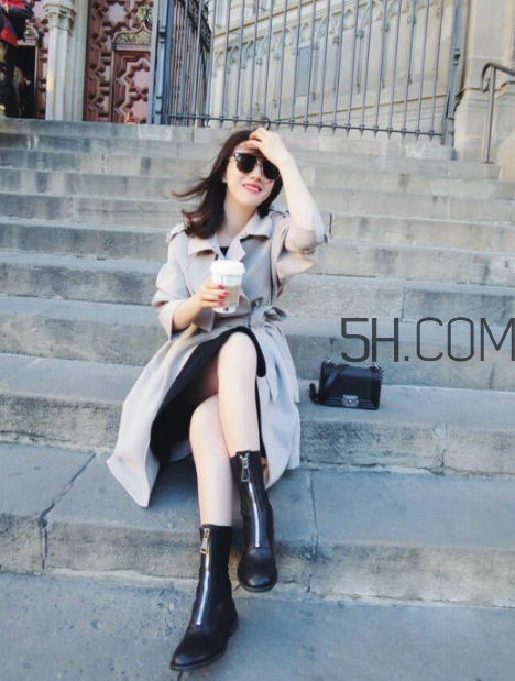 卡其色風(fēng)衣配什么鞋子？卡其色風(fēng)衣搭配鞋子圖片