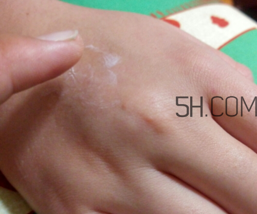 丸美眼部舒悅精華霜多少錢？丸美眼部舒悅精華霜怎么樣？