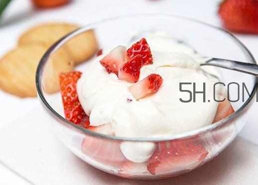 淡奶油和奶油是什么區(qū)別？淡奶油可以做什么