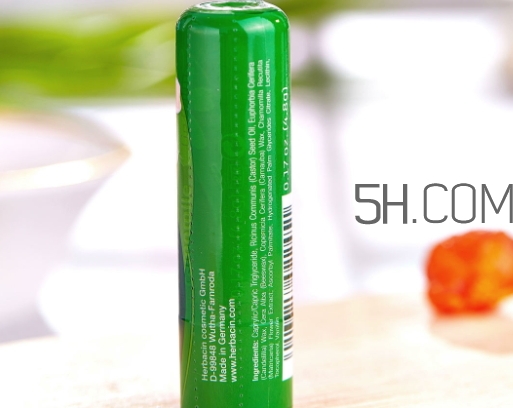 herbacin賀本清小甘菊唇膏怎么樣？小甘菊唇膏使用心得