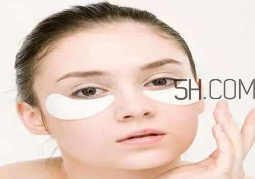 敷眼膜的最佳時(shí)間 敷眼膜的時(shí)候怎么辦 敷眼膜的最佳時(shí)間 敷眼膜的時(shí)候怎么辦