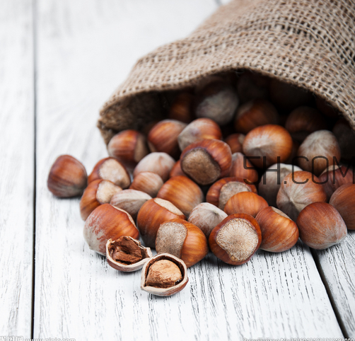 榛子可以用烤箱烤嗎？用烤箱烤榛子怎么烤？