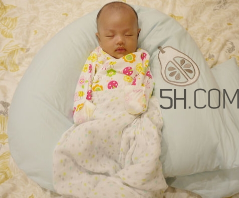 哺乳枕有必要買嗎？哺乳枕有用嗎？