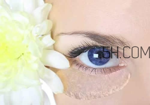 敷眼膜的最佳時(shí)間 敷眼膜的時(shí)候怎么辦 敷眼膜的最佳時(shí)間 敷眼膜的時(shí)候怎么辦