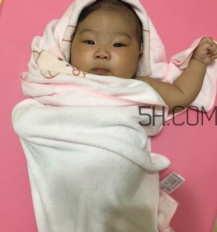 如何正確給寶寶洗澡？給寶寶洗澡水溫多少度？