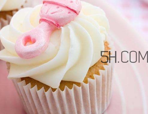 蛋清打發(fā)是奶油嗎？自制奶油可以直接吃嗎？