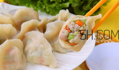 為什么餃子煮熟了會(huì)浮起來(lái)？餃子煮多久才熟？