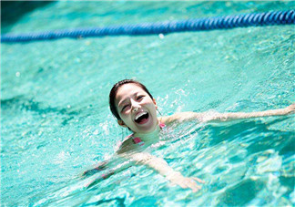 游泳要帶耳塞嗎？游泳可以治頸椎病嗎？