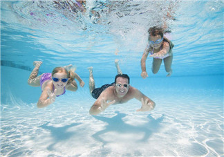 哪種游泳姿勢(shì)對(duì)頸椎有好處？游泳時(shí)耳朵進(jìn)水了怎么辦？