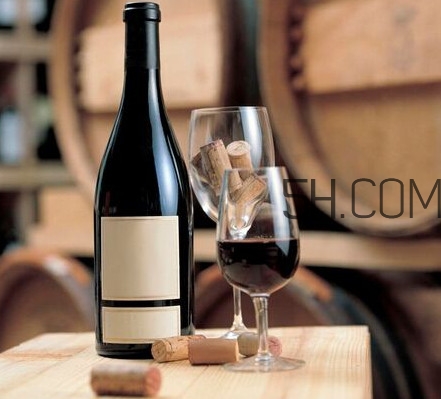 喝葡萄酒有什么好處？自制葡萄酒有什么危害