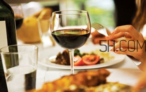 喝葡萄酒有什么好處？自制葡萄酒有什么危害