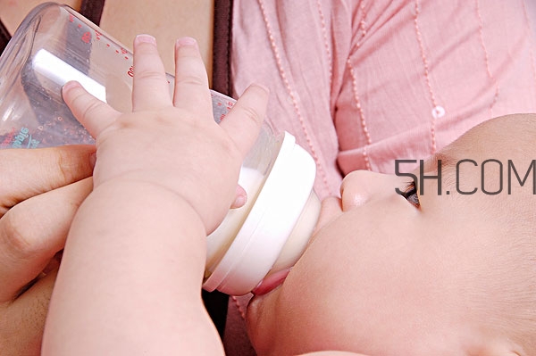 順產(chǎn)不喂奶多久不漲 產(chǎn)后不喂奶多久會回奶 順產(chǎn)不喂奶多久不漲 產(chǎn)后不喂奶多久會回奶