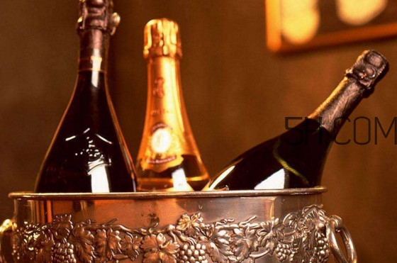 葡萄酒是不是時(shí)間越長(zhǎng)越好？葡萄酒是甜的嗎