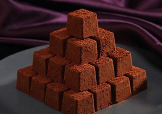 黑巧克力好吃還是松露巧克力好吃？黑巧克力和松露巧克力區(qū)別