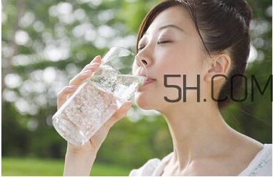 運(yùn)動(dòng)前吃什么好？跳繩減肥會(huì)瘦胸嗎？