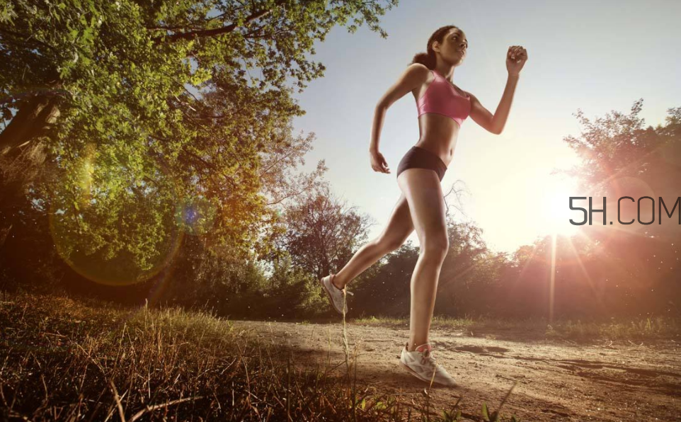 穿松糕鞋能跑步嗎？早上跑步夠長高嗎？