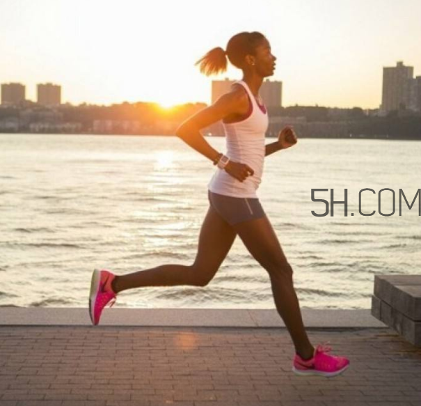 穿松糕鞋能跑步嗎？早上跑步夠長高嗎？