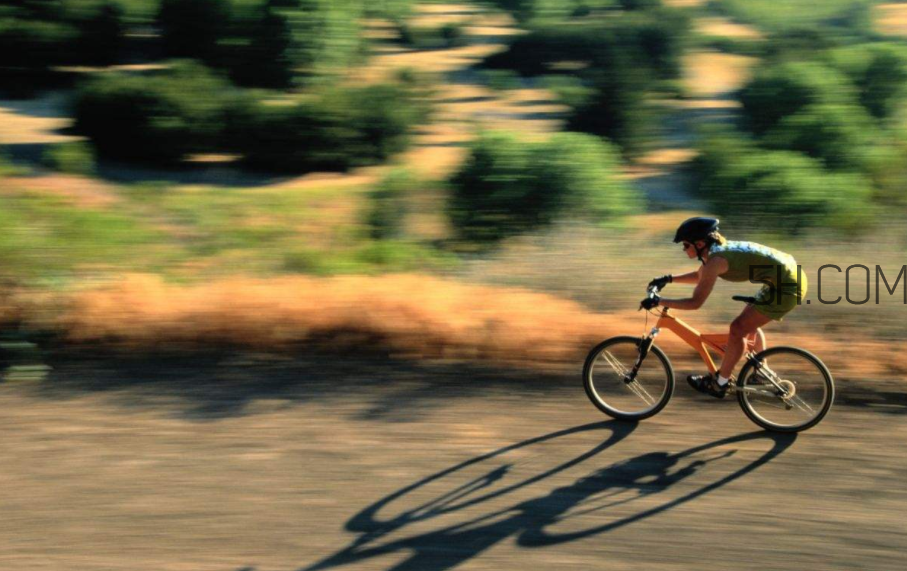 早晨跑步空腹好嗎？騎單車和跑步哪個(gè)減肥效果好？